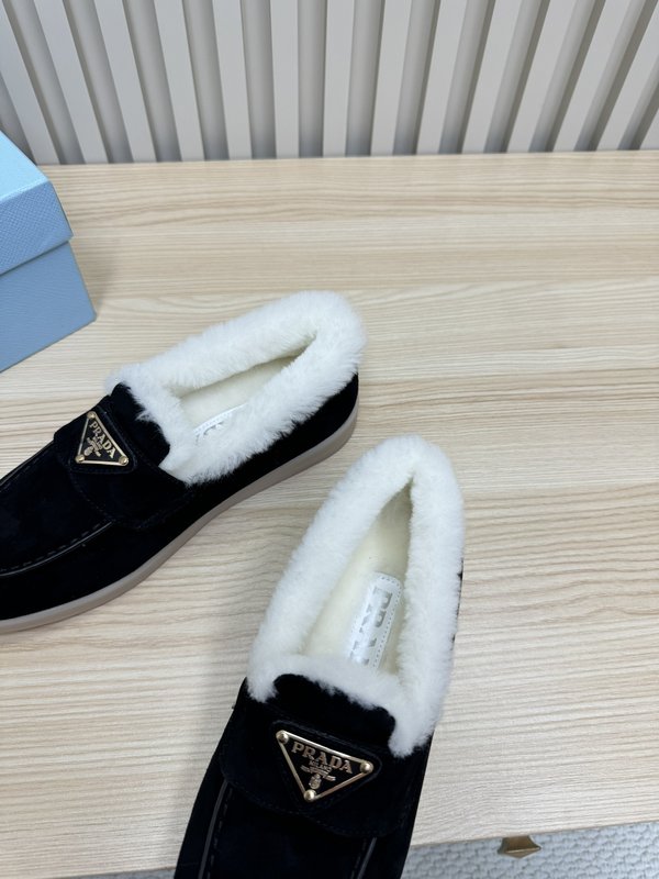프라다 가을 겨울 울 칼라 로퍼 001-214088