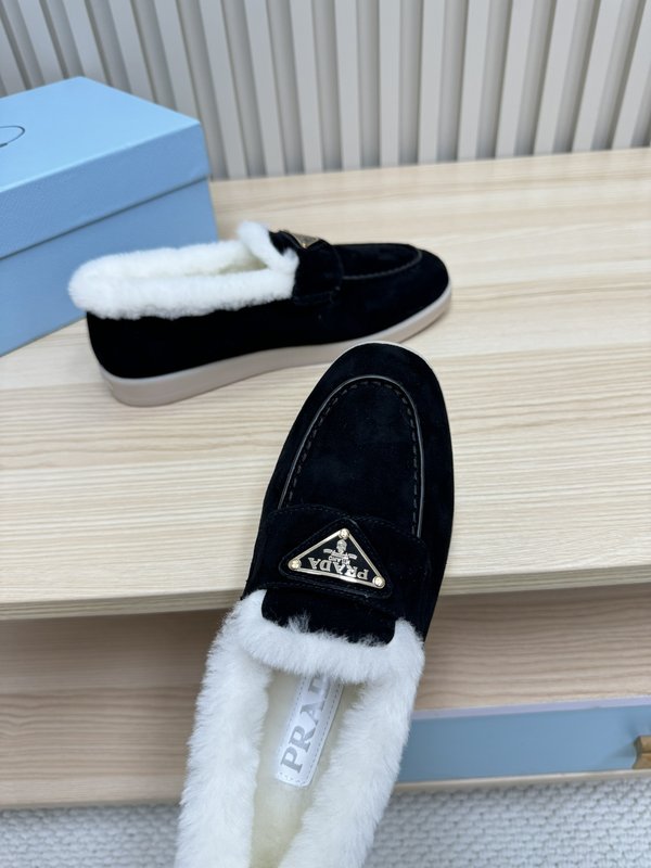 프라다 가을 겨울 울 칼라 로퍼 001-214088