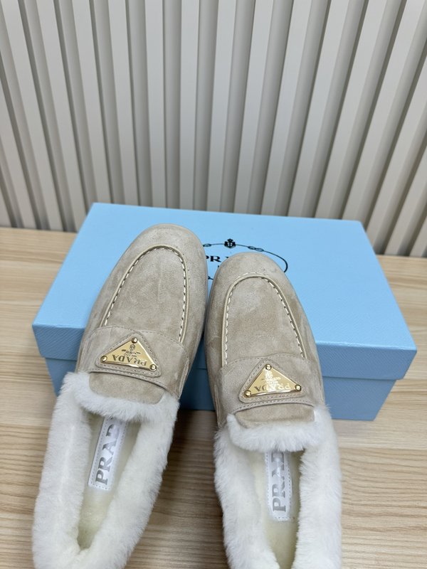 프라다 가을 겨울 울 칼라 로퍼 001-214090