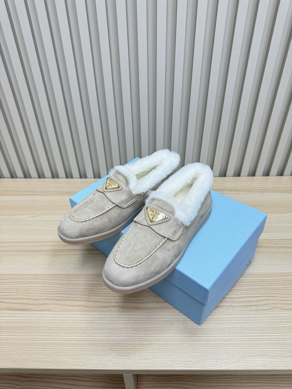 프라다 가을 겨울 울 칼라 로퍼 001-214090
