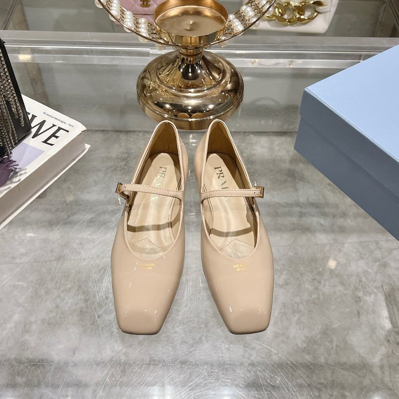 프라다 스퀘어 토 가죽 백샌들 001-214100