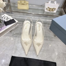 프라다 뾰족한 발가락 페이던트 하이힐 샌들 001-214235