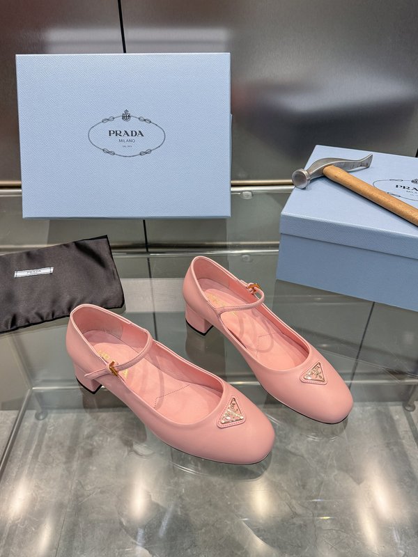 프라다 에나멜 스웨이드 메리제인 샌들 001-214242