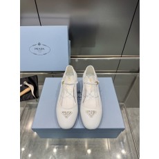 프라다 스프링 썸 에나멜 스웨이드 메리제인 샌들 001-214244