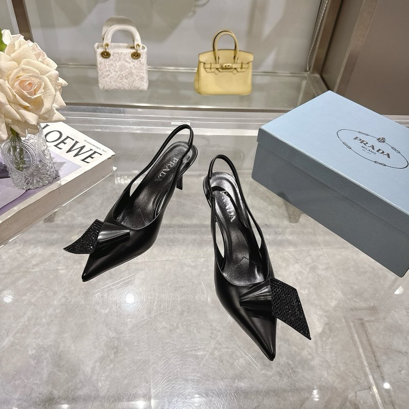 프라다 뾰족한 발가락 라인스톤 하이힐 샌들 001-214307