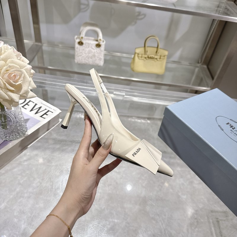 프라다 뾰족한 발가락 라인스톤 하이힐 샌들 001-214312