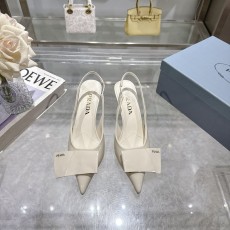 프라다 뾰족한 발가락 라인스톤 하이힐 샌들 001-214312