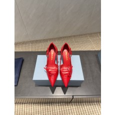 프라다 뾰족한 발가락 페이던트 펌프스 001-214364
