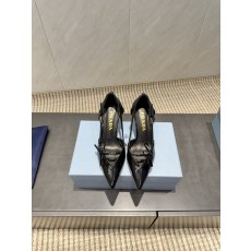 프라다 뾰족한 발가락 페이던트 펌프스 001-214365