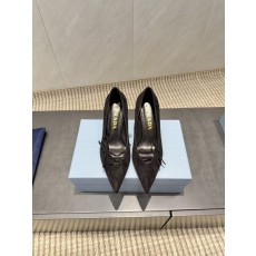 프라다 뾰족코 캐시어 하이힐 펌프스 001-214368