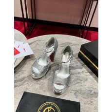 크리스찬 루부탱 블랙 에나멜 스트랩 힐 샌들 001-214603
