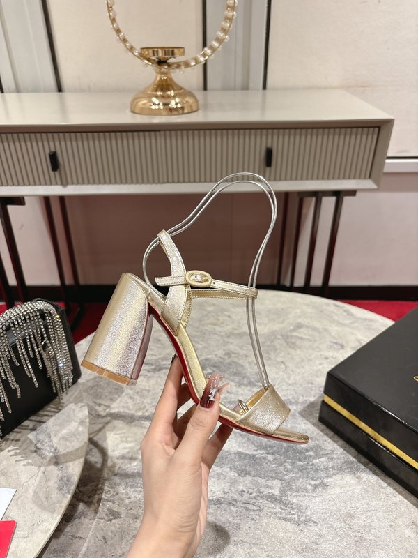 블록 힐 라운드 토 샌들 001-214622