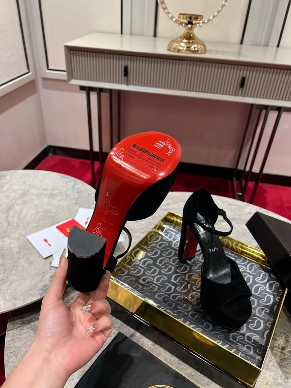 크리스찬 루부탱 블랙 에나멜 스트랩 힐 샌들 001-214623