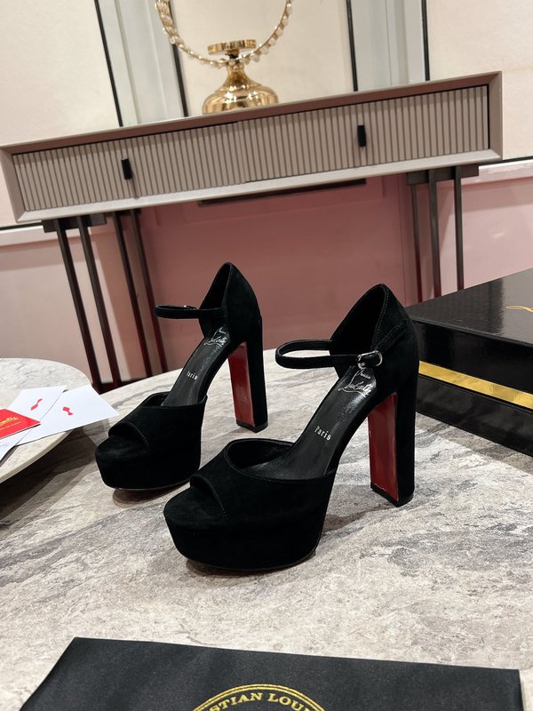 크리스찬 루부탱 블랙 에나멜 스트랩 힐 샌들 001-214623