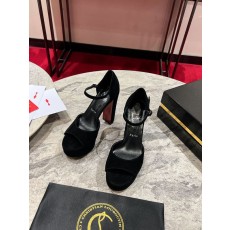 크리스찬 루부탱 블랙 에나멜 스트랩 힐 샌들 001-214623
