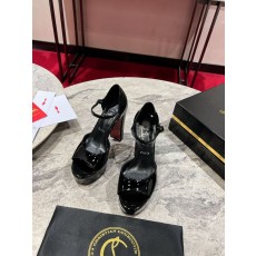 크리스찬 루부탱 블랙 에나멜 스트랩 하이힐 샌들 001-214625