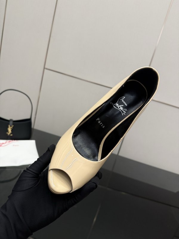 루부탱 에나멜 원스트랩 레드솔 하이힐 001-214643