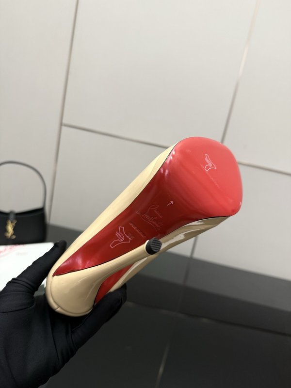 루부탱 에나멜 원스트랩 레드솔 하이힐 001-214643