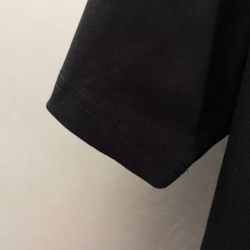 버버리 남성 라운드넥 반팔 티셔츠 001-214744