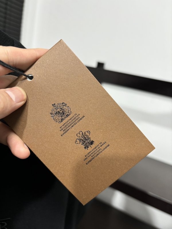 버버리 라운드넥 자수 반팔 티셔츠 001-214794