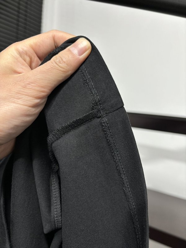 버버리 라운드넥 자수 반팔 티셔츠 001-214794