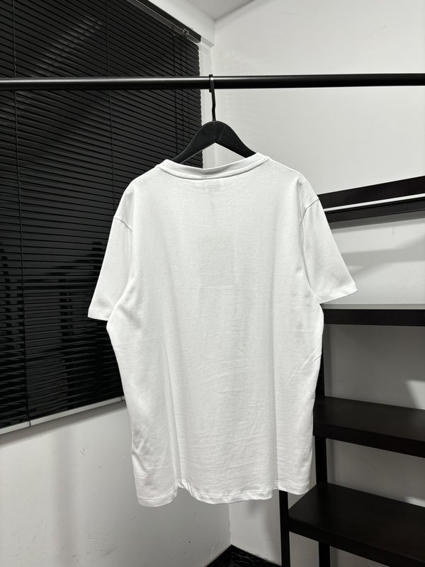 버버리 라운드넥 자수 반팔 티셔츠 001-214795