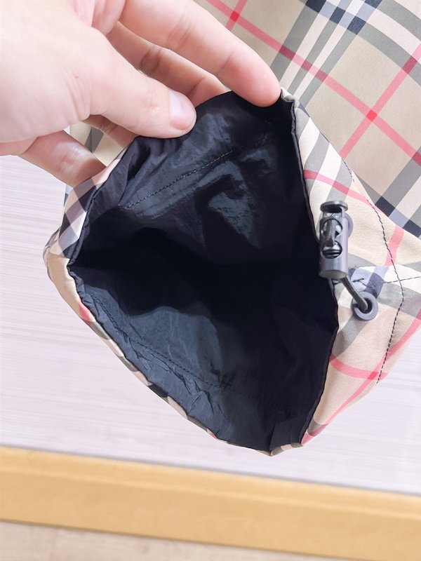 버버리 클래식 로고 캐주얼 팬츠 001-214926