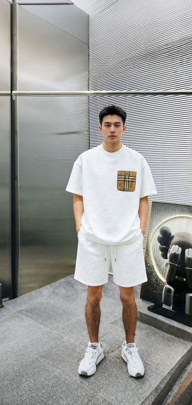 버버리 봄여름 캐주얼 반팔 반바지 세트 001-214948