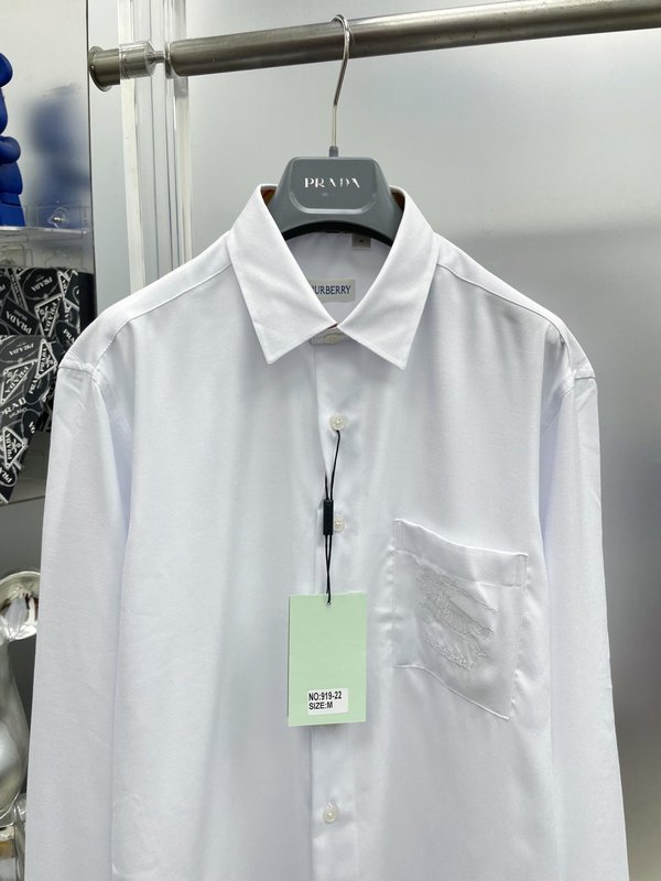 버버리 심플 엠블로더리 롱슬리브 셔츠 001-214997