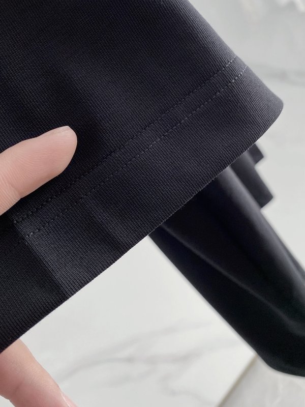 버버리 남성 라운드넥 반팔 티셔츠 001-215055