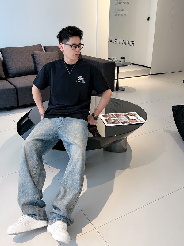 버버리 남성 춘하 신상 반팔 라운드 티셔츠 001-215081