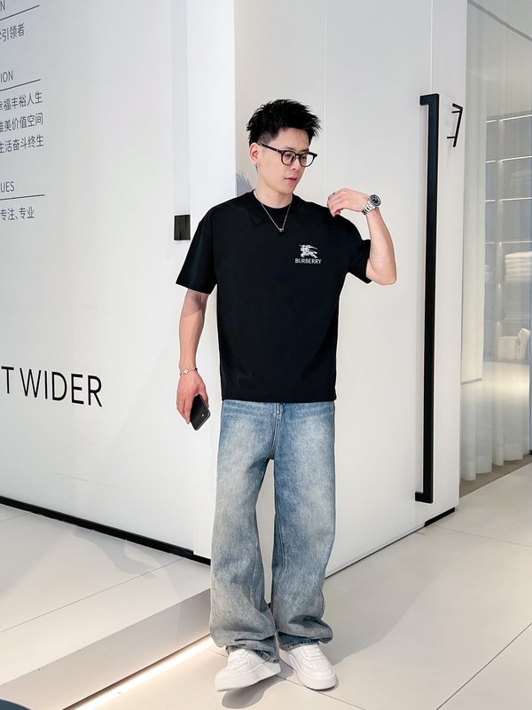 버버리 남성 춘하 신상 반팔 라운드 티셔츠 001-215081