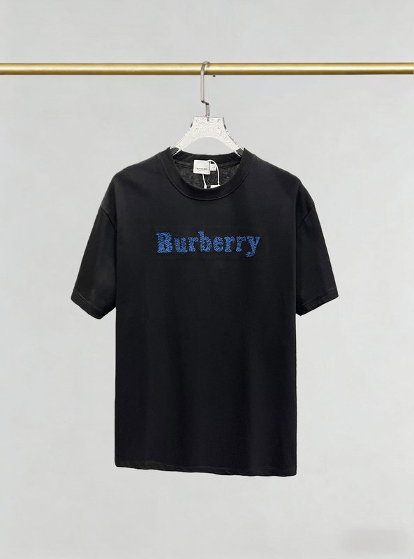 버버리 남성 클래식 자수 로고 반팔 티셔츠 001-215108