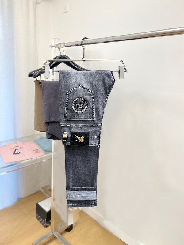 버버리 남성 봄여름 고급 데님 진 001-215149
