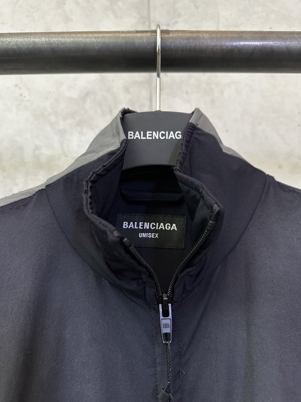 발렌시아가 스플릿 컬러 빈티지 바람막이 자켓 001-215264
