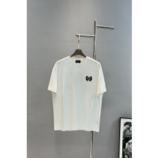 발렌시아가 유니섹스 자수 로고 티셔츠 001-215289