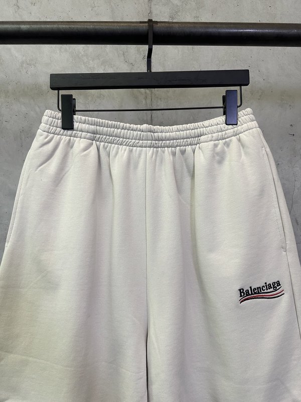 발렌시아가 콜라 웨이브 로고 자수 캐주얼 반바지 001-215295
