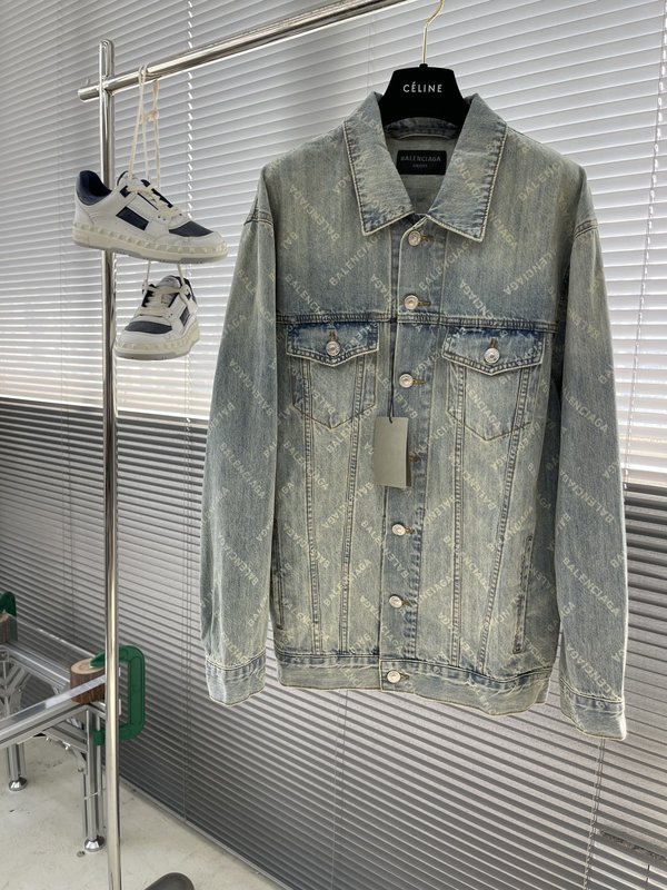 발렌시아가 풀 프린트 데님 자켓 001-215304