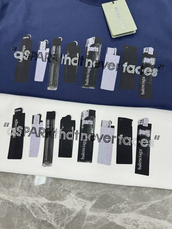 발렌시아가 유니섹스 순면 레터링 티셔츠 001-215320