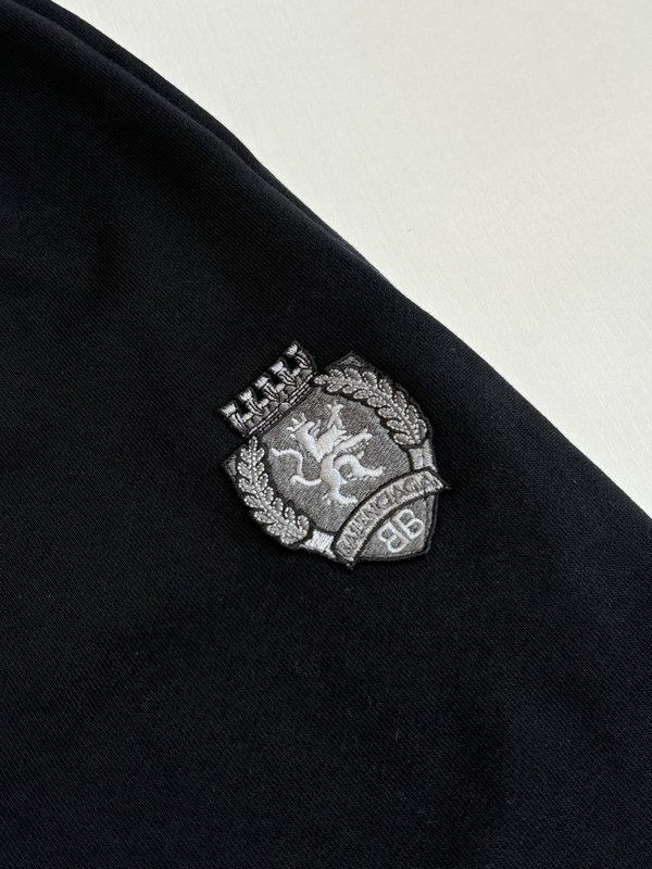 발렌시아가 자수 하프 팬츠 001-215327