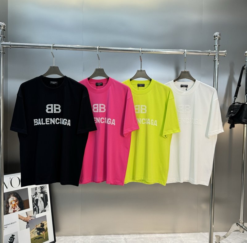 발렌시아가 라운드넥 스팽글 티셔츠 001-215337
