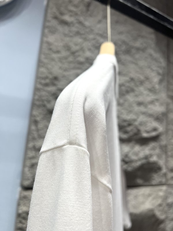 발렌시아가 디자이너 시리즈 레트로 엠보싱 반팔 티셔츠 001-215353