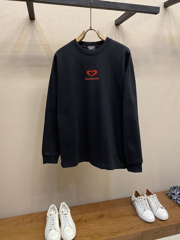 발렌시아가 칠석 한정 하트 자수 긴팔 티셔츠 001-215366