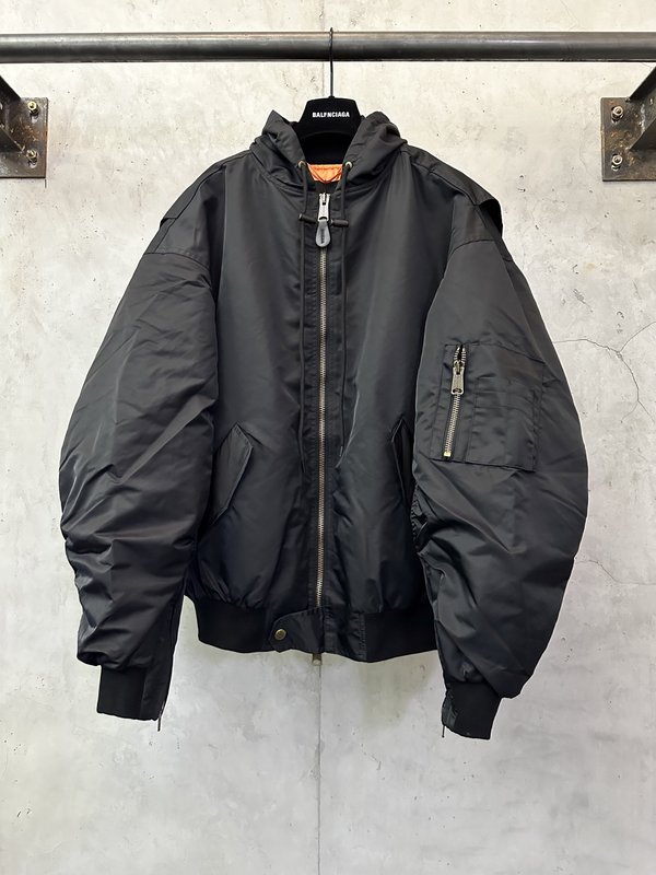 발렌시아가 밀 이삭 자수 파일럿 자켓 001-215377