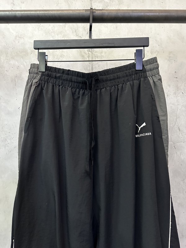 발렌시아가 푸마 콜라보 로고 자수 캐주얼 팬츠 001-215433