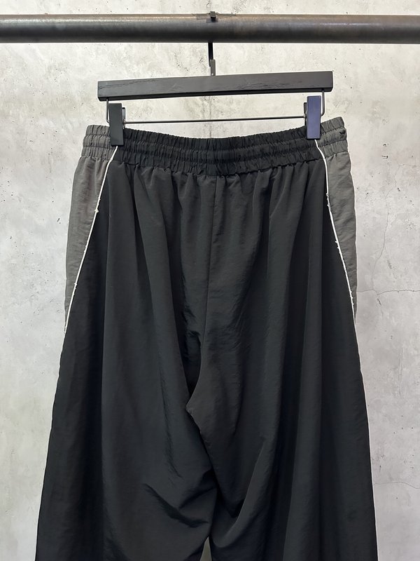 발렌시아가 푸마 콜라보 로고 자수 캐주얼 팬츠 001-215433