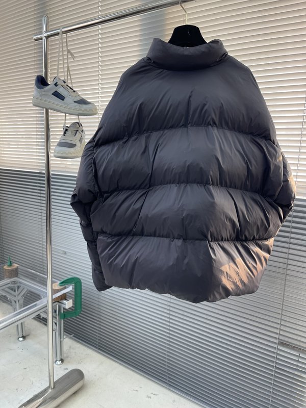 발렌시아가 싱글 루프 자수 코튼 자켓 001-215435