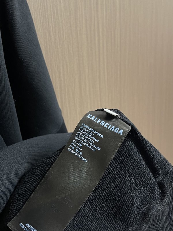 발렌시아가 입체 발포 프린트 후드 티셔츠 001-215450
