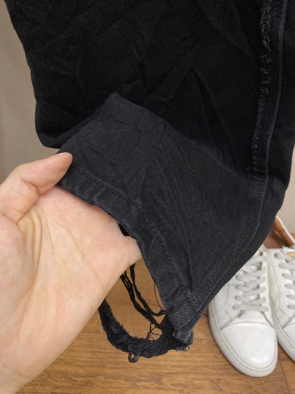 발렌시아가 워싱 빈티지 홀 스트레이트 핏 데님 팬츠 001-215452