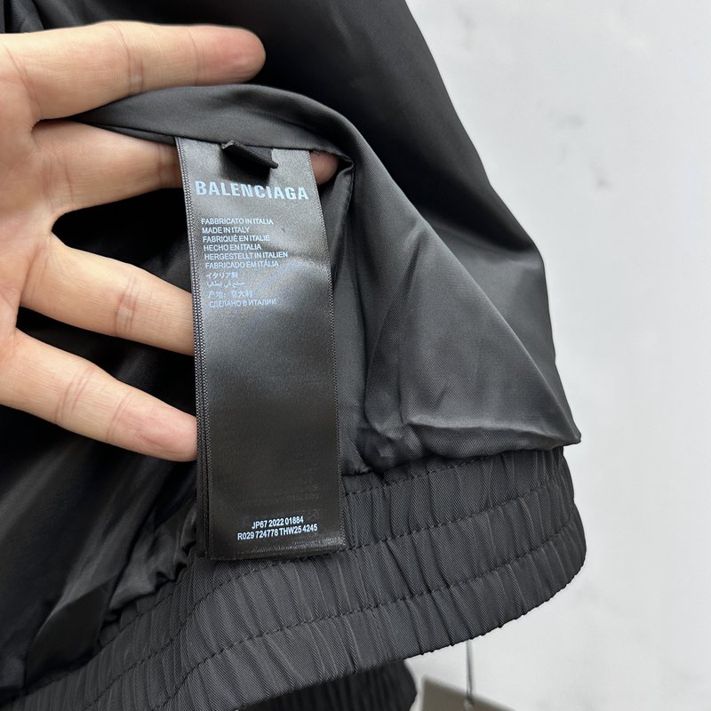발렌시아가 로고 컬러 블록 지퍼 자켓 001-215465